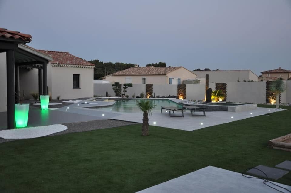 Vert'geze Paysage — Réalisation jardin et piscine éclairée